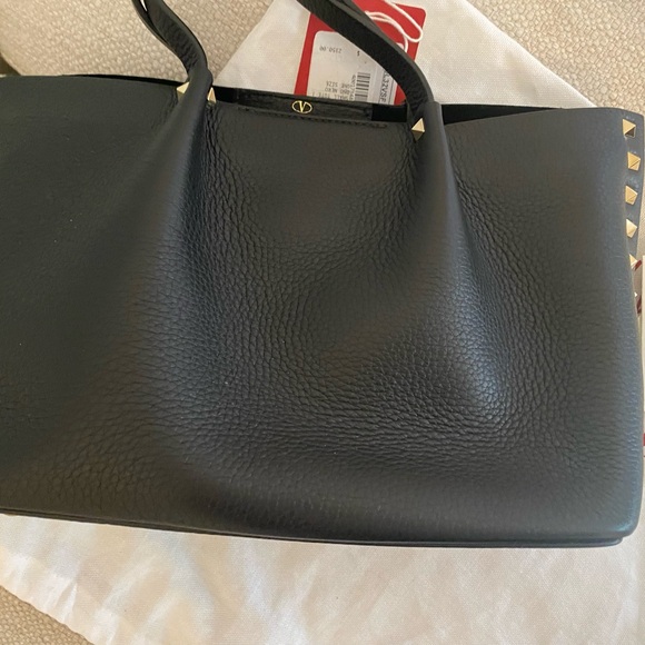 Valentino Garavani Small Rockstud Leather black Tote. - Picture 8 of 16